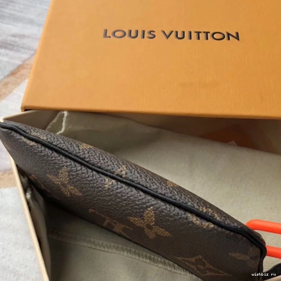 WIS POUCH VUITTON KEY LOUIS 0121